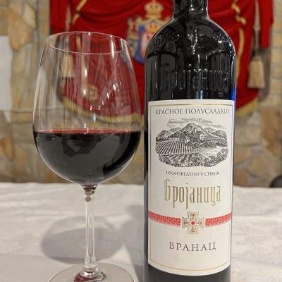 Vranac Vino Zupa. Сербия, полусладкое, 150мл/360₽, 750мл/1800₽