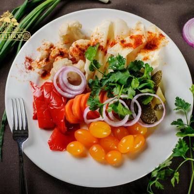 Разносолы Златибор Сербская закуска из маринованных овощей